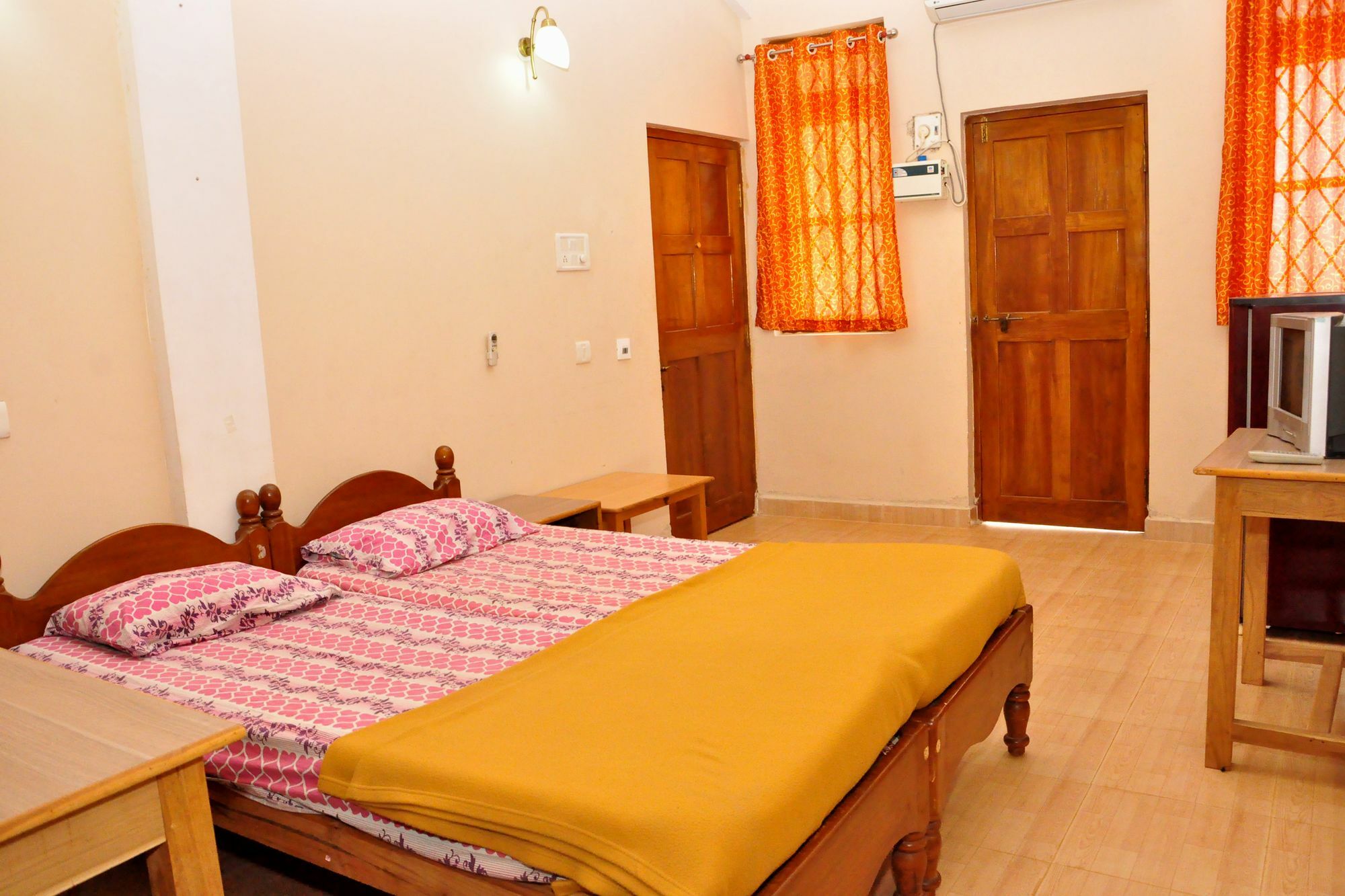 Anjuna Blue Resort Extérieur photo
