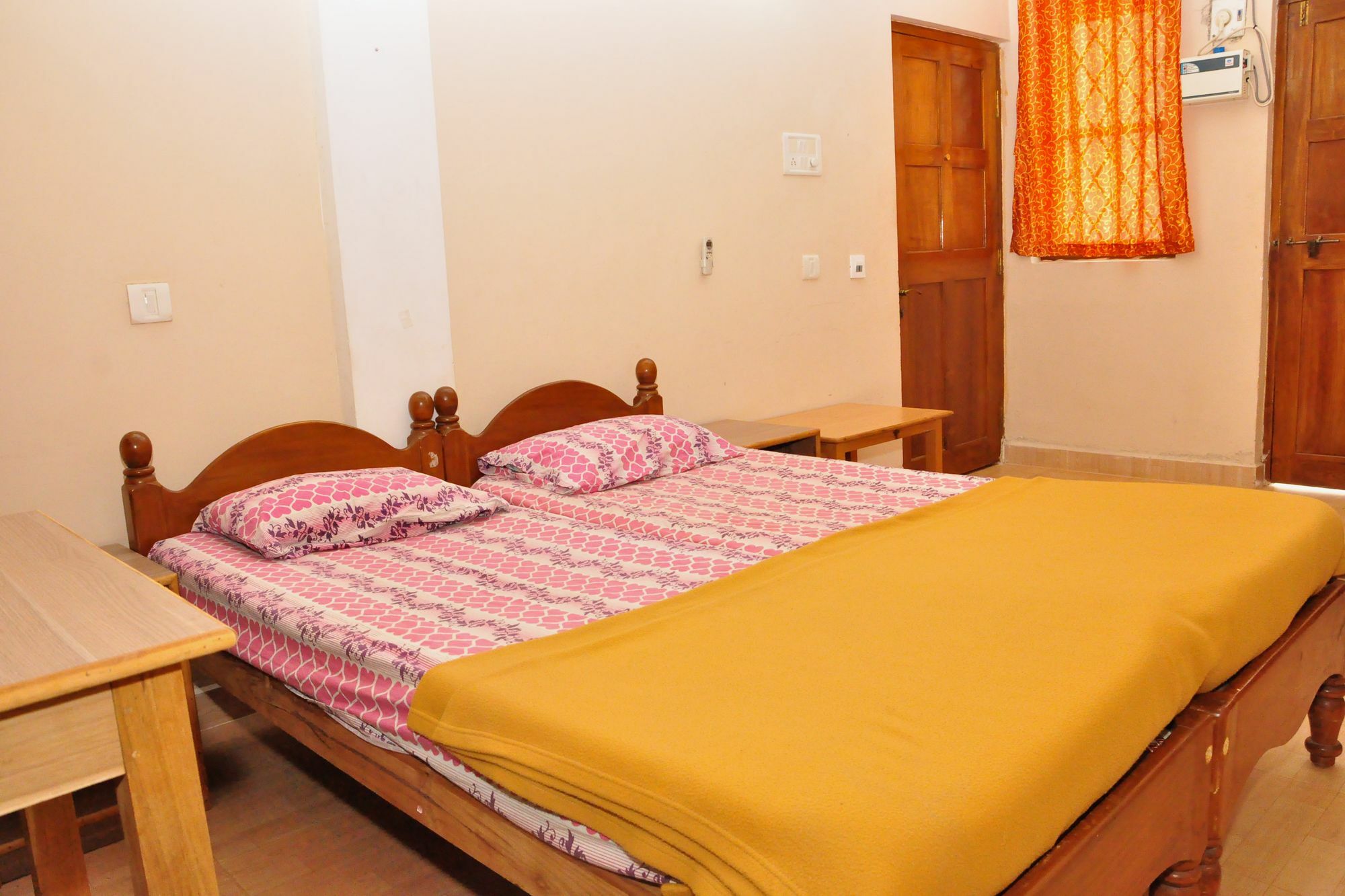 Anjuna Blue Resort Extérieur photo